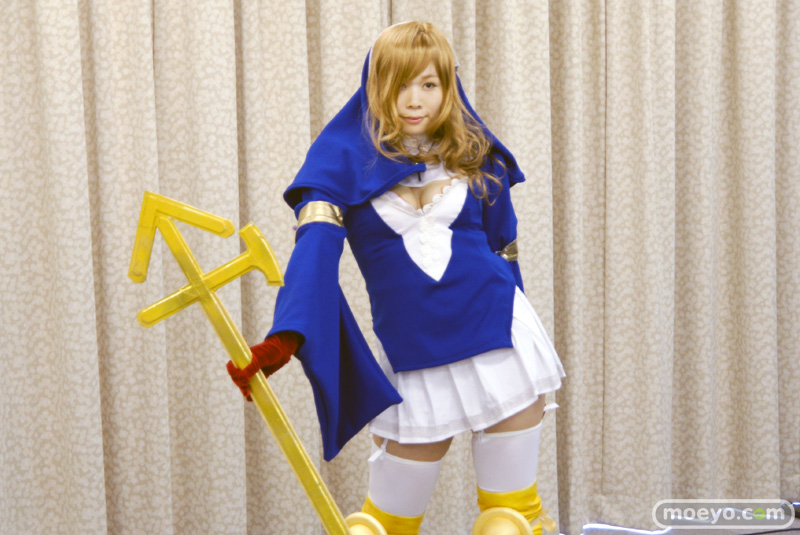 Illustration for article titled Queen's Blade Cosplayers Look Like This